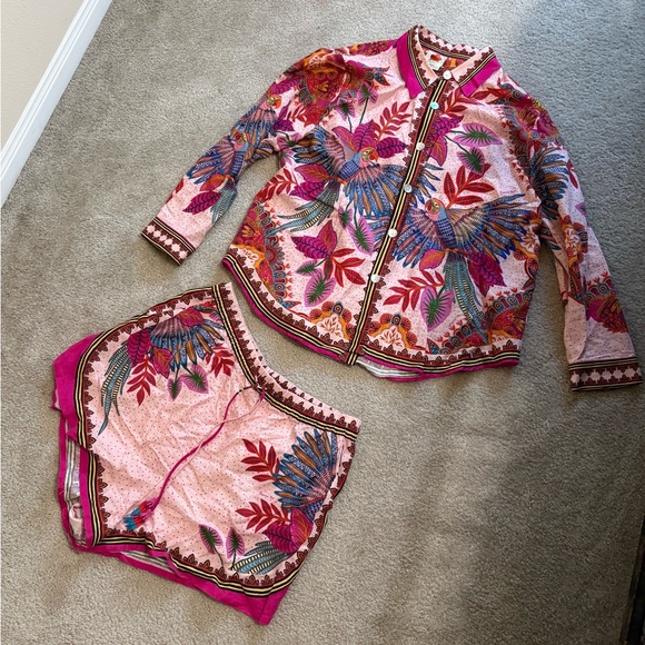 FARM Rio pink linen button up and shorts set (2 pieces) in Macaw Scarf XL - Picture 2 of 13